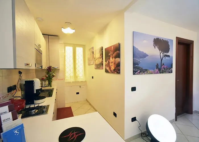 Italia * نابولي