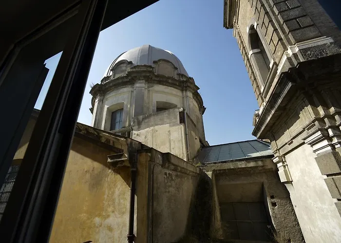 Italia شقة نابولي