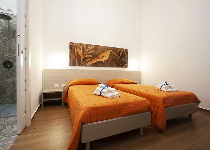 Italia * نابولي